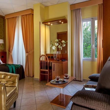 In Roma Vale&Hillary Colosseo B&B Exterior photo